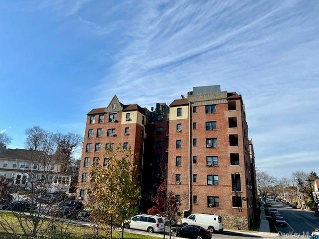 590 E Third Street #4O, Mount Vernon, New York image 1