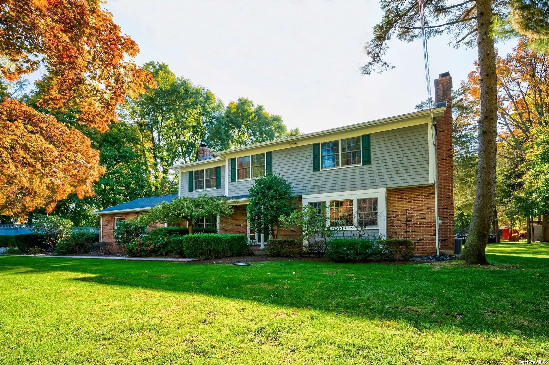 Photo 4 of 32 of 102 Laurel Hill Road house