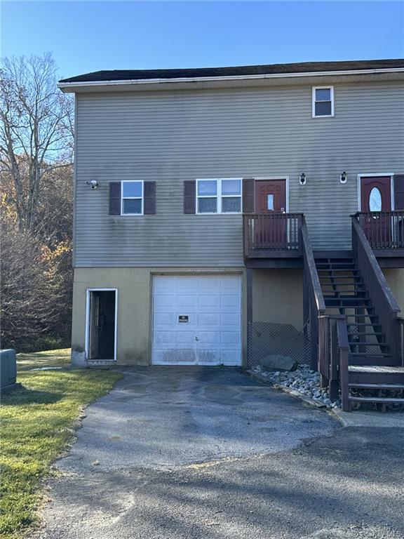 Rhinebeck, New York 12572, United States, 1 Bedroom Bedrooms, ,1 BathroomBathrooms,Residential,Active,36316