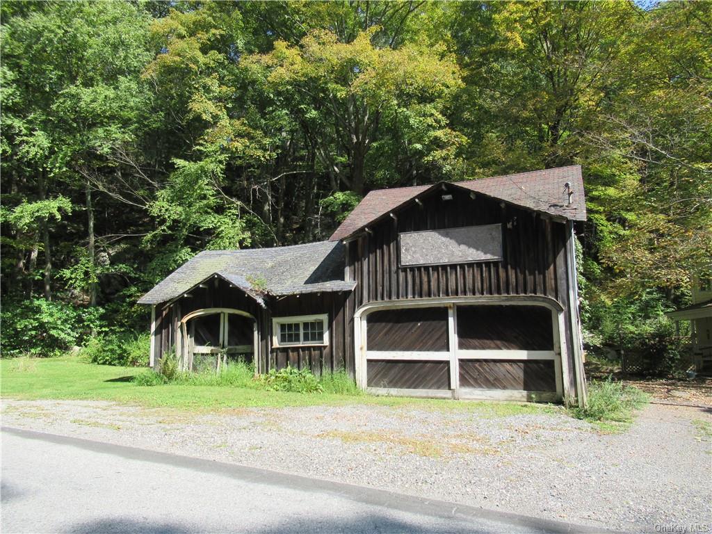 318 South Road, Holmes, New York image 32