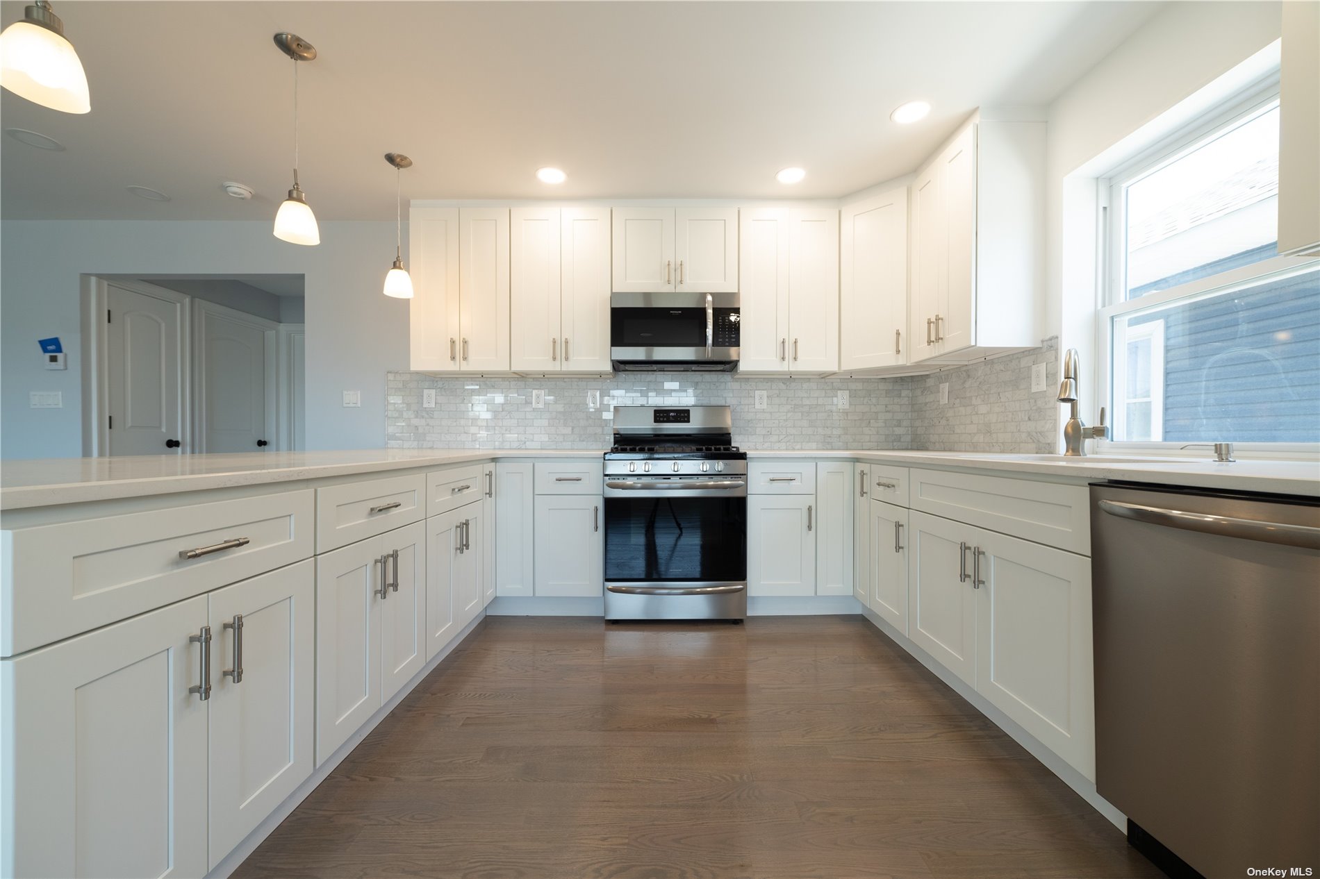 Long Beach, New York 11561, United States, 5 Bedrooms Bedrooms, ,2 BathroomsBathrooms,Residential,Active,29401