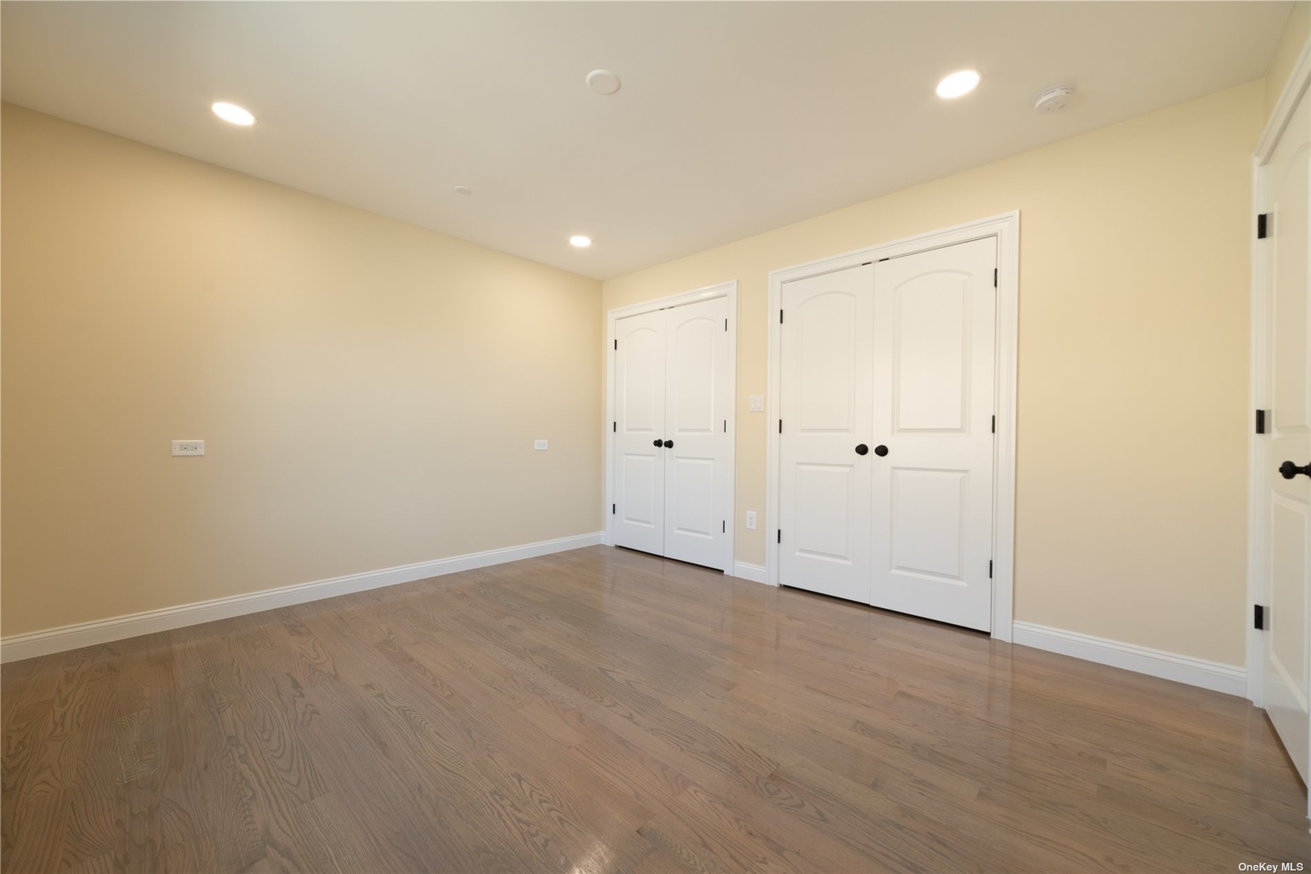 Long Beach, New York 11561, United States, 5 Bedrooms Bedrooms, ,2 BathroomsBathrooms,Residential,Active,29401