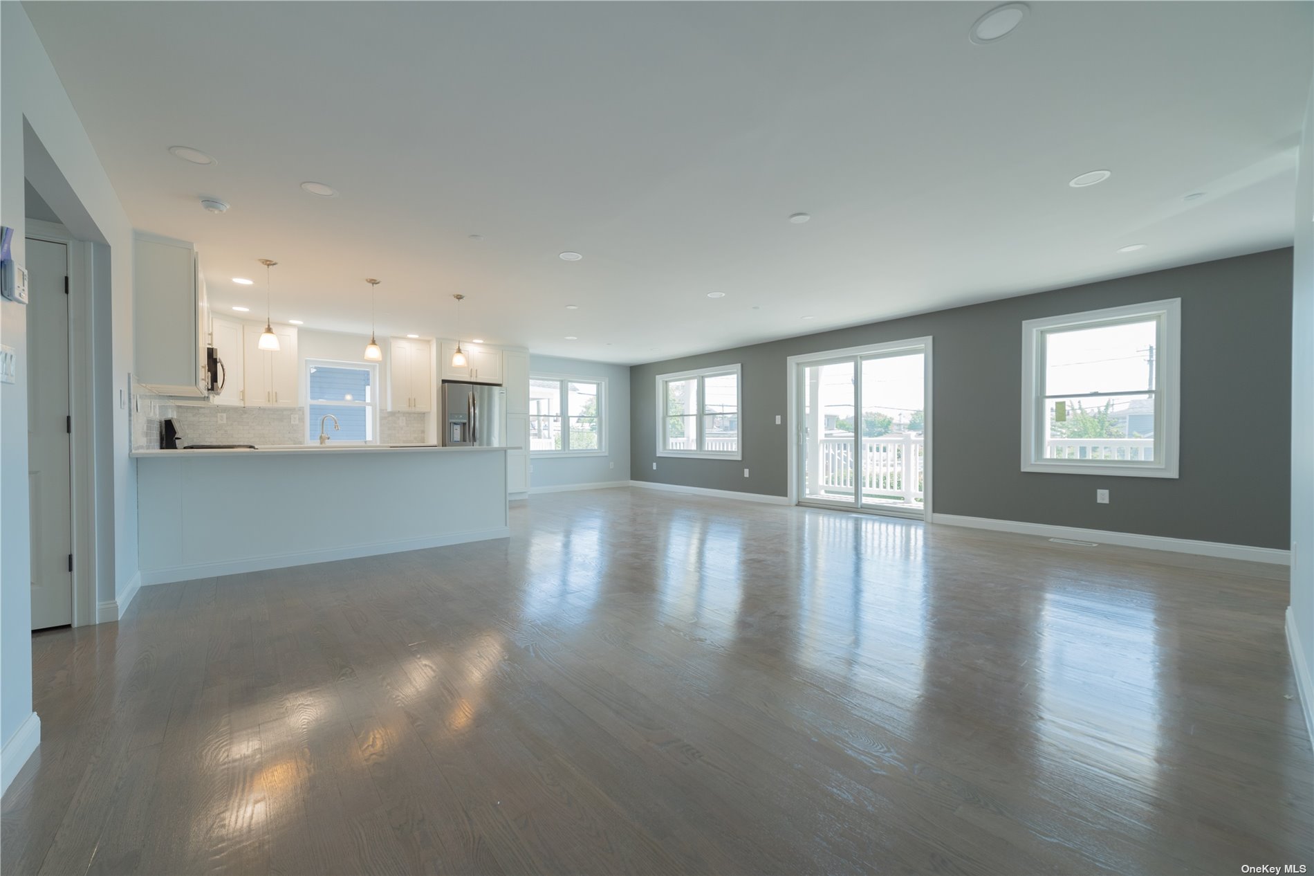 Long Beach, New York 11561, United States, 5 Bedrooms Bedrooms, ,2 BathroomsBathrooms,Residential,Active,29401