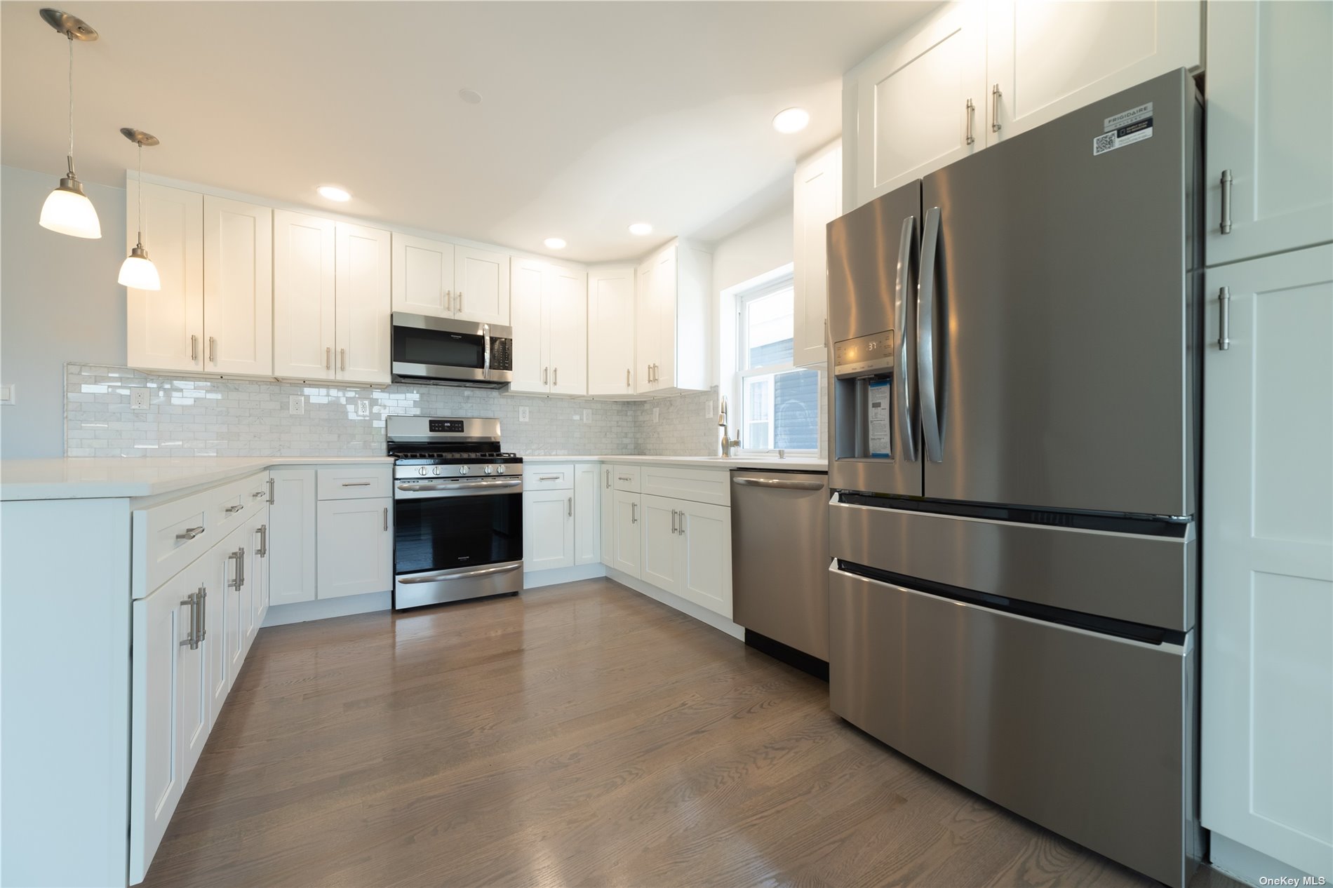 Long Beach, New York 11561, United States, 5 Bedrooms Bedrooms, ,2 BathroomsBathrooms,Residential,Active,29401