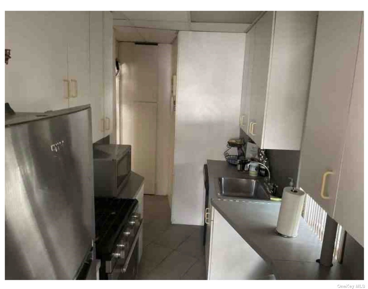 Property for Sale at 2600 Henry Hudson Parkway 5D, Bronx, New York - Bedrooms: 1 
Bathrooms: 1 
Rooms: 4  - $299,000