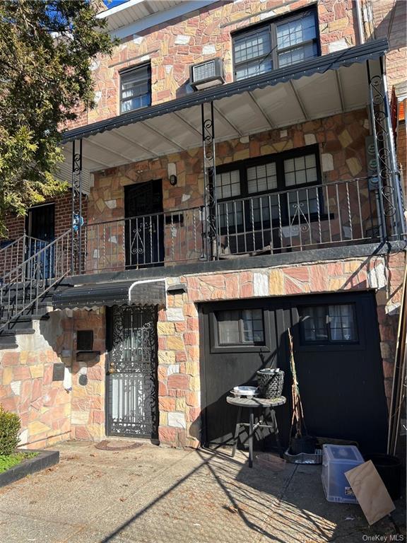 Property for Sale at 1027 E 222nd Street, Bronx, New York - Bedrooms: 6 
Bathrooms: 4  - $825,000