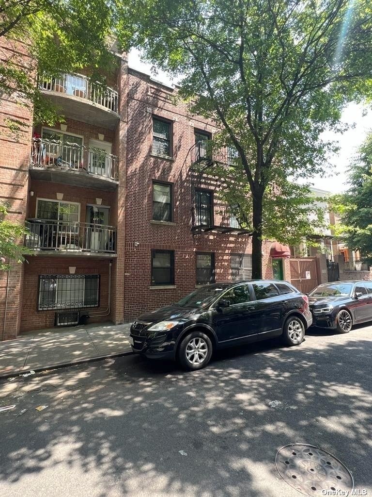 Property for Sale at 2312 Beaumont Avenue, Bronx, New York - Bedrooms: 11 
Bathrooms: 6 
Rooms: 24  - $1,195,000