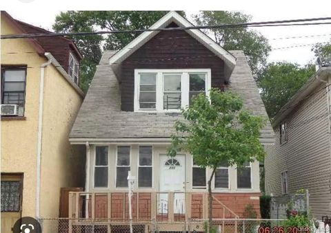 Single Family Residence in Staten Island NY 241 Gordon Street.jpg