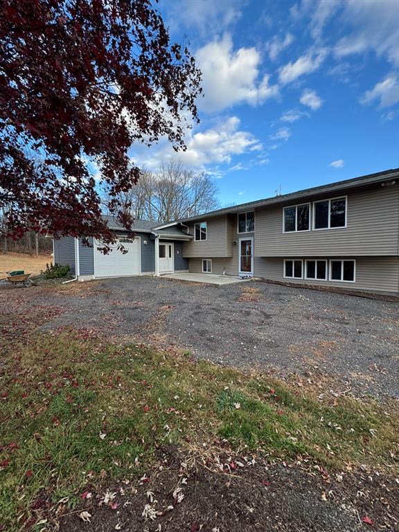 Rental Property at 230 Phillipsburg Road, Goshen, New York - Bedrooms: 5 
Bathrooms: 3 
Rooms: 13  - $5,000 MO.