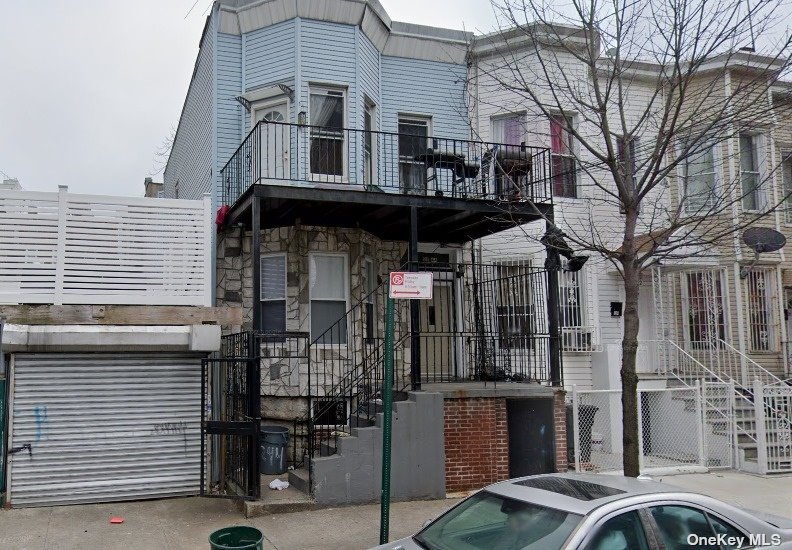 2244 Bassford Avenue, Bronx, New York - 7 Bedrooms  
3 Bathrooms  
17 Rooms - 