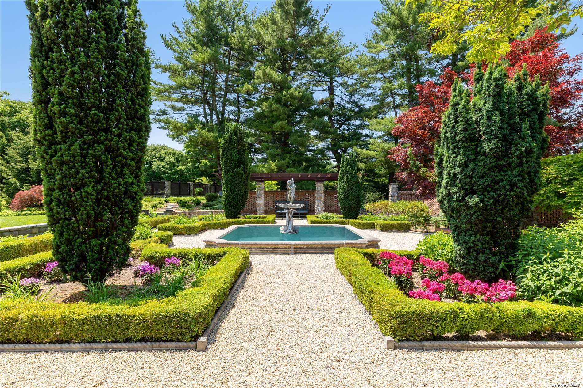 Applewood Estate, Upper Brookville, New York image 5