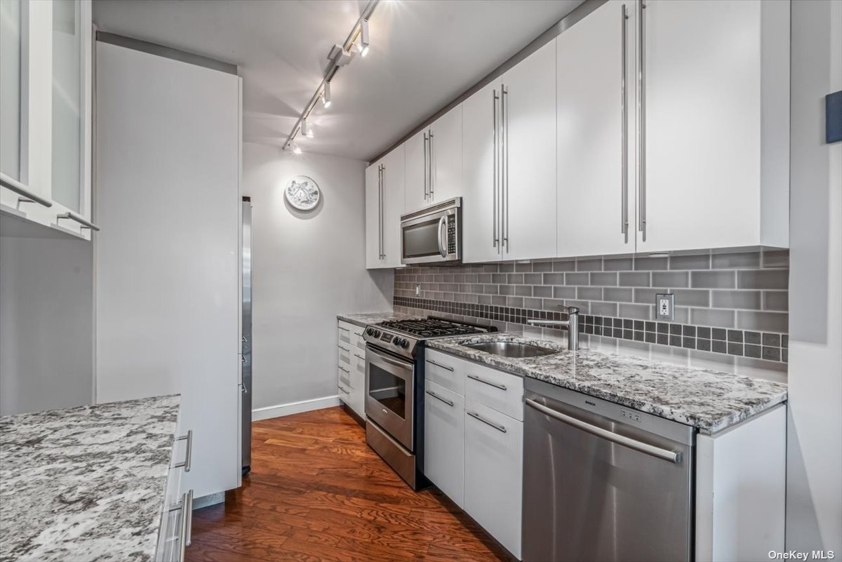 166-25 Powells Cove Blvd Blvd #7H, Beechhurst, New York image 8