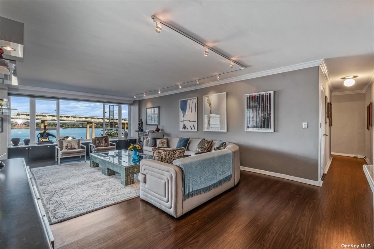166-25 Powells Cove Blvd Blvd #7H, Beechhurst, New York image 2