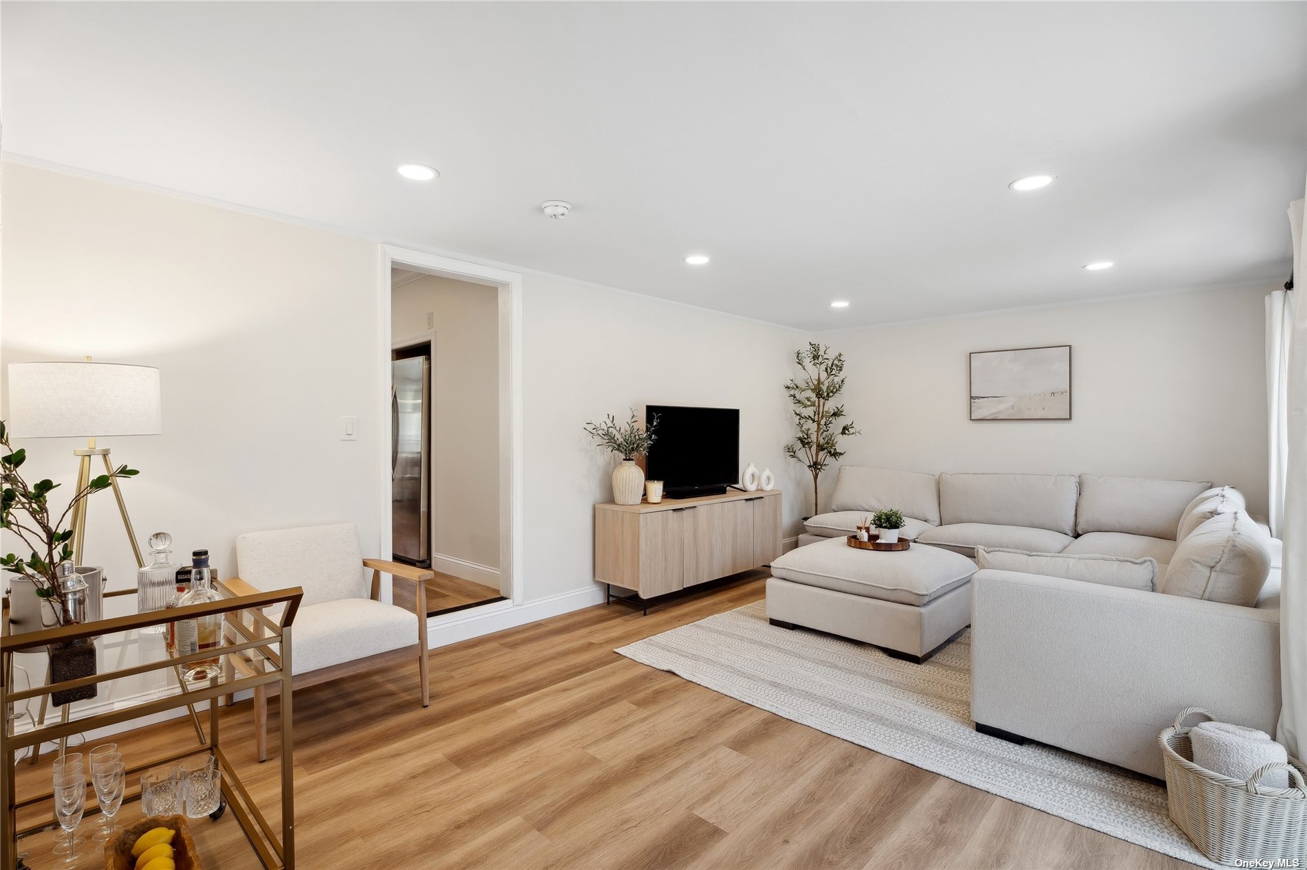 Argonne West Road, Hampton Bays, Hamptons, NY - 3 Bedrooms  
2 Bathrooms - 