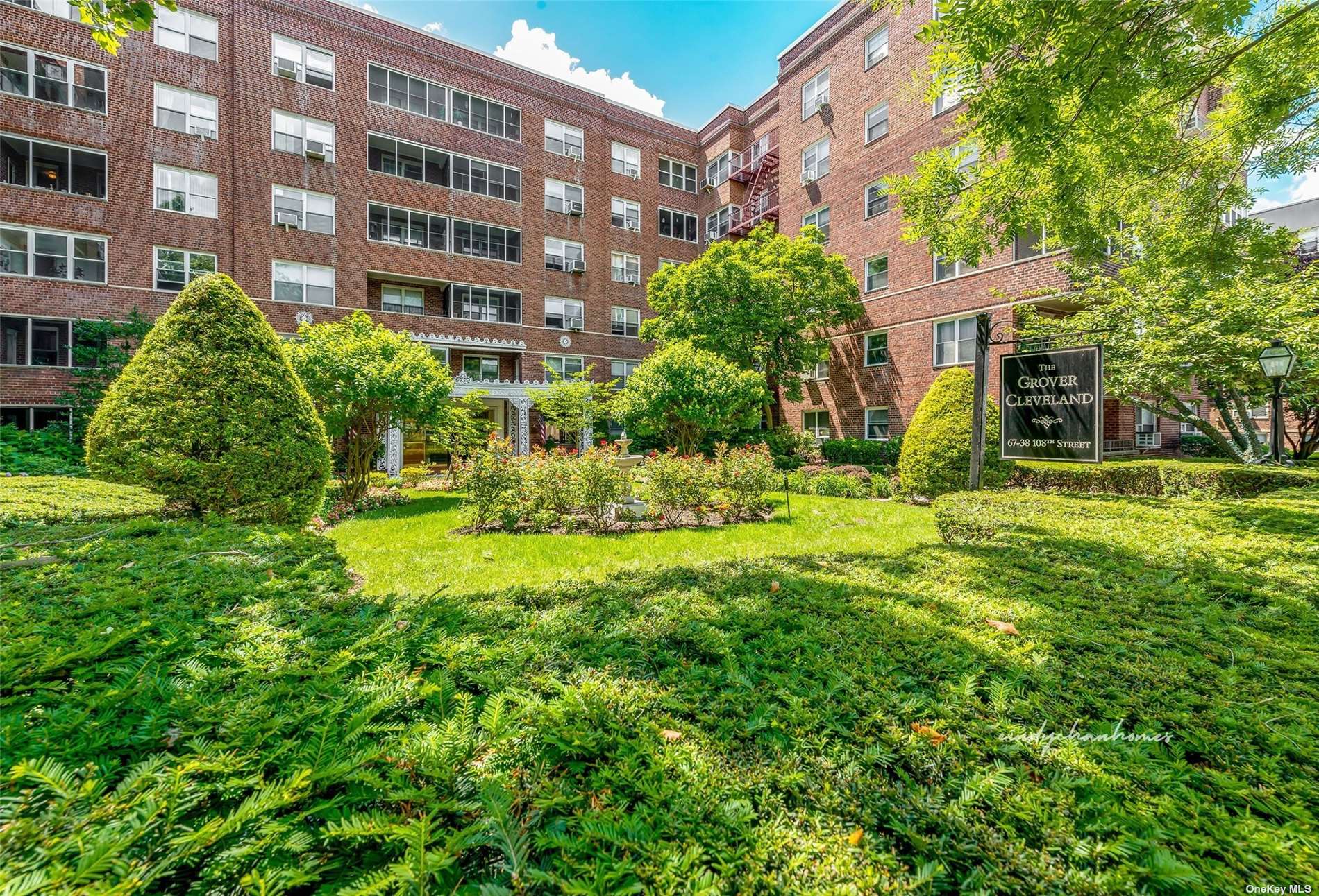 Property for Sale at 108th Street D15, Forest Hills, Queens, NY - Bedrooms: 1 
Bathrooms: 1 
Rooms: 4  - $269,000
