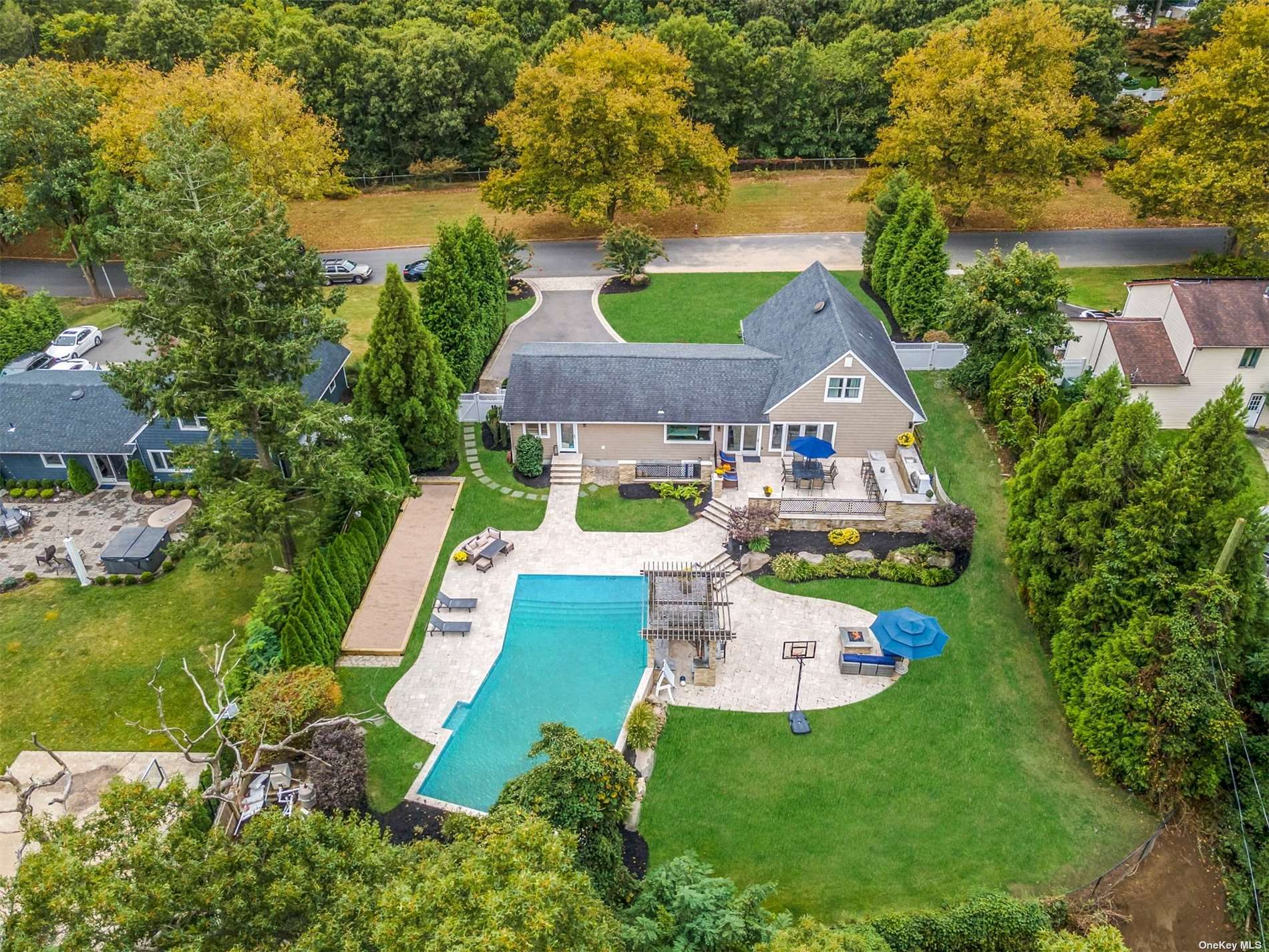 99 River Heights Drive, Smithtown, New York image 36