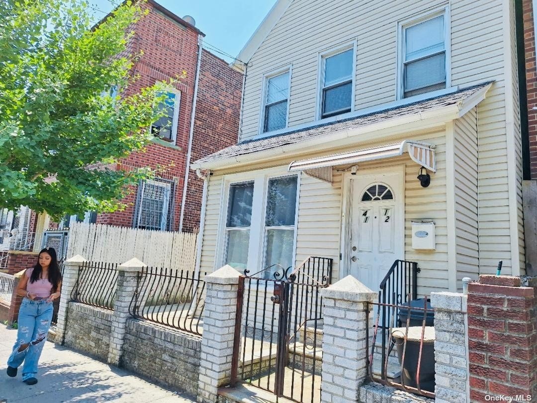 4112 111th Street, Corona, Queens, NY - 4 Bedrooms  
3 Bathrooms  
9 Rooms - 