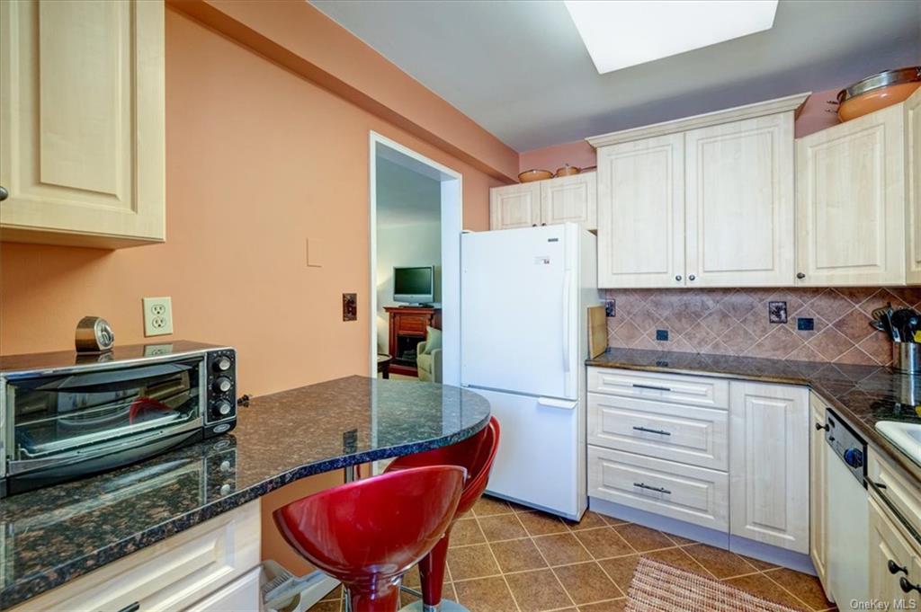 370 Westchester Avenue #3N, Port Chester, New York image 8