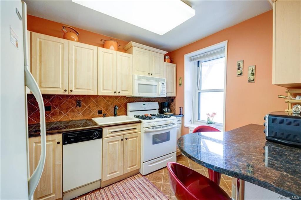 370 Westchester Avenue #3N, Port Chester, New York image 7