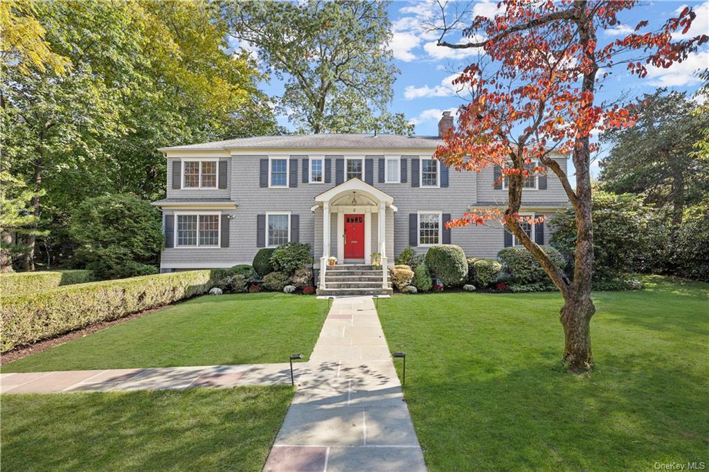 2 Montrose Road, Scarsdale, New York - 4 Bedrooms  
5 Bathrooms  
10 Rooms - 