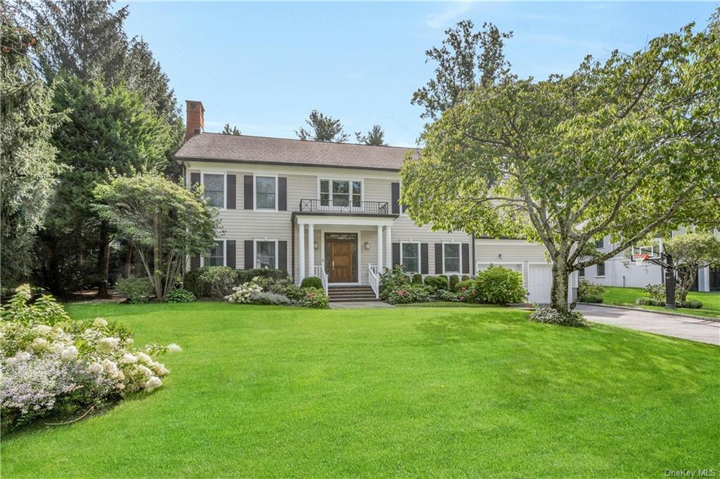 44 Paddington Road, Scarsdale, New York - 6 Bedrooms  
6 Bathrooms  
12 Rooms - 