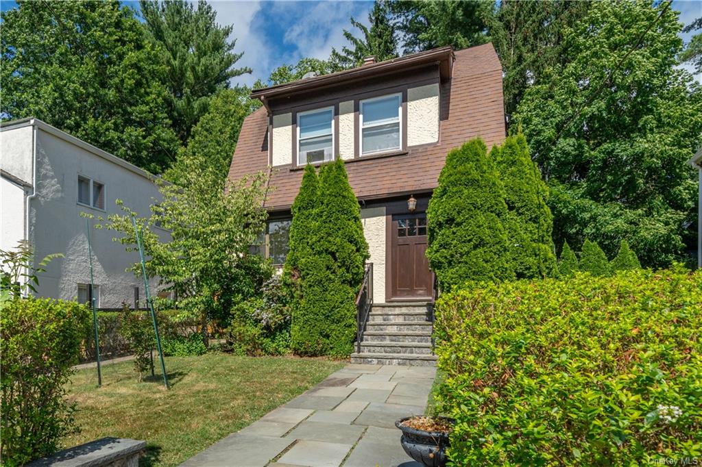 Property for Sale at 31 Walgrove Avenue, Dobbs Ferry, New York - Bedrooms: 4 
Bathrooms: 4 
Rooms: 8  - $929,000