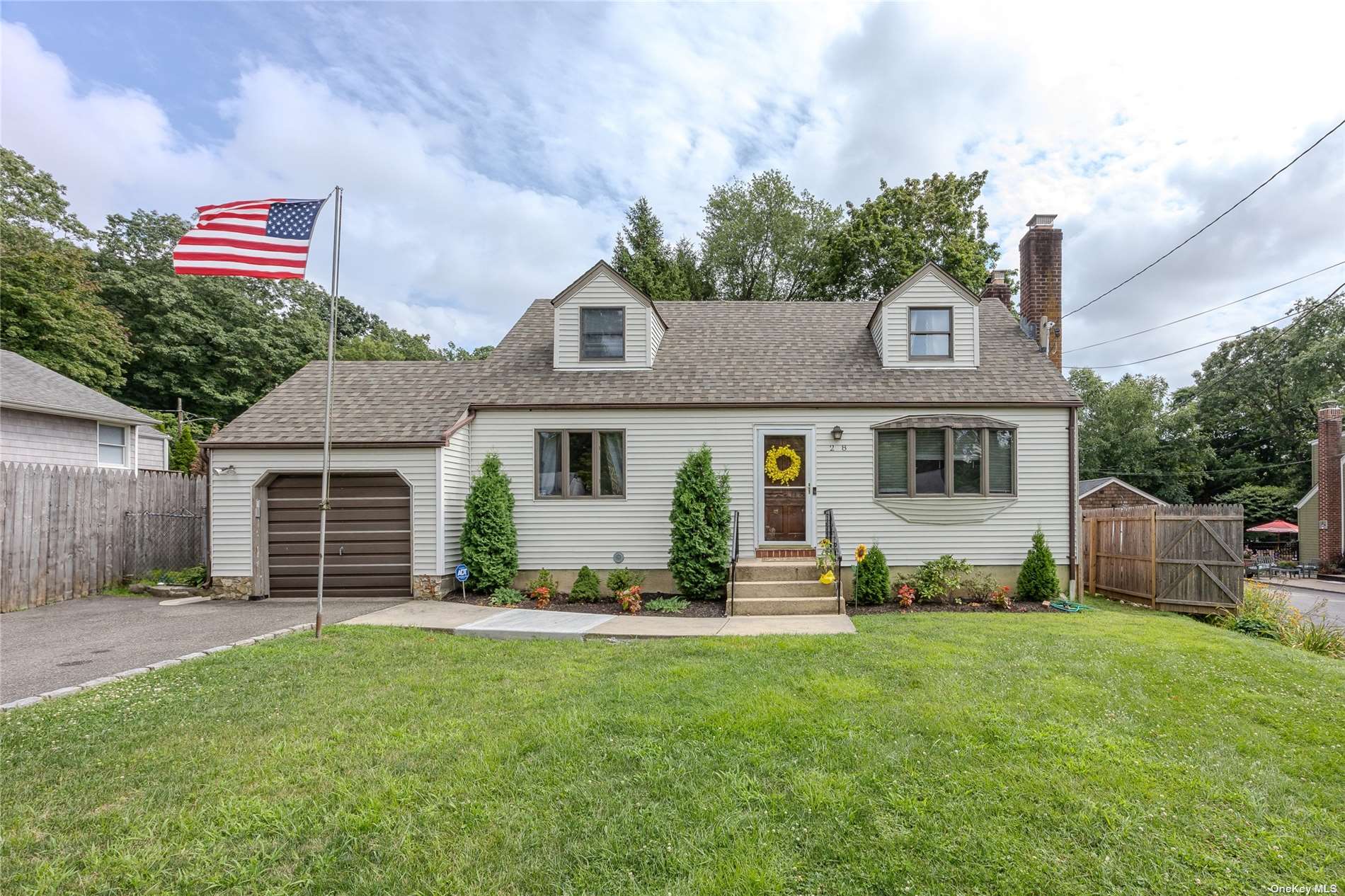 View Huntington, NY 11743 house