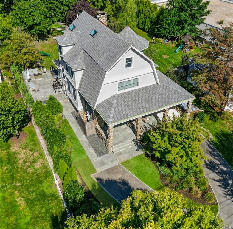 Photo 1 of 36 of 9 Bonnett Avenue house