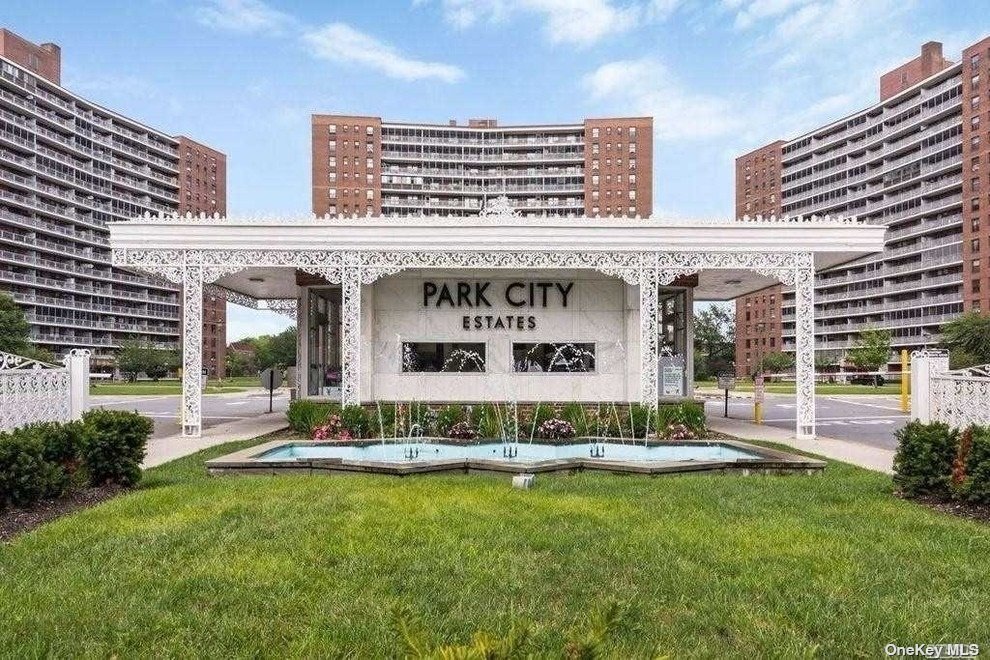 61-25 98th Street #15F, Rego Park, New York image 1