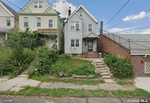 Single Family Residence in Staten Island NY 14 Dongan Street.jpg