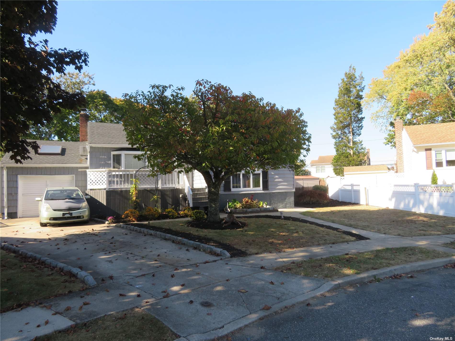 9 Fair Court, Massapequa, New York image 4