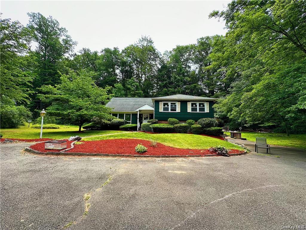 83 Sherwood Road, Cortlandt Manor, New York image 1