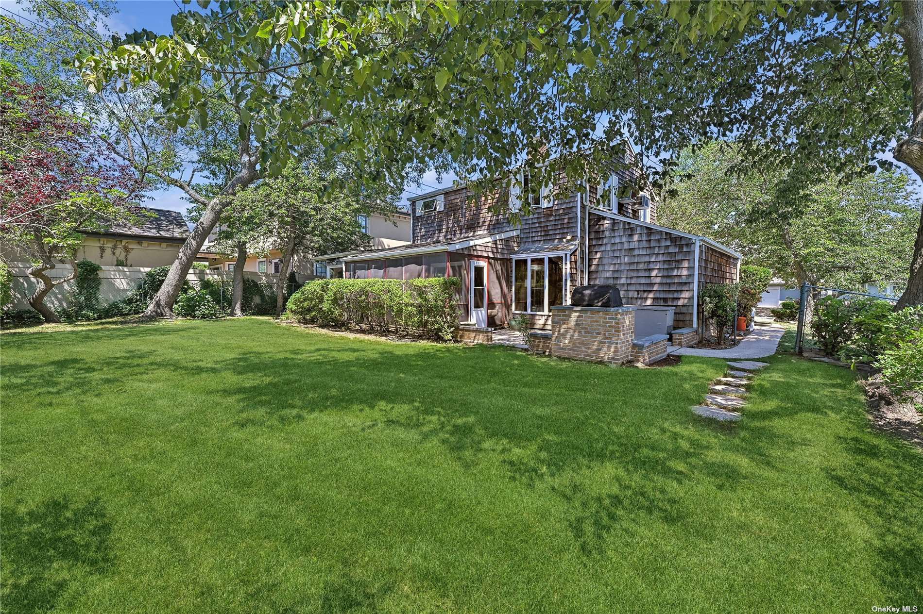 39 Meadow Lane, Roslyn Heights, New York image 26