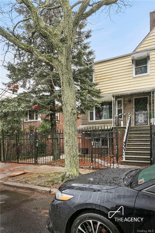 Property for Sale at 4071 Murdock Avenue, Bronx, New York - Bedrooms: 3 
Bathrooms: 2 
Rooms: 6  - $650,000
