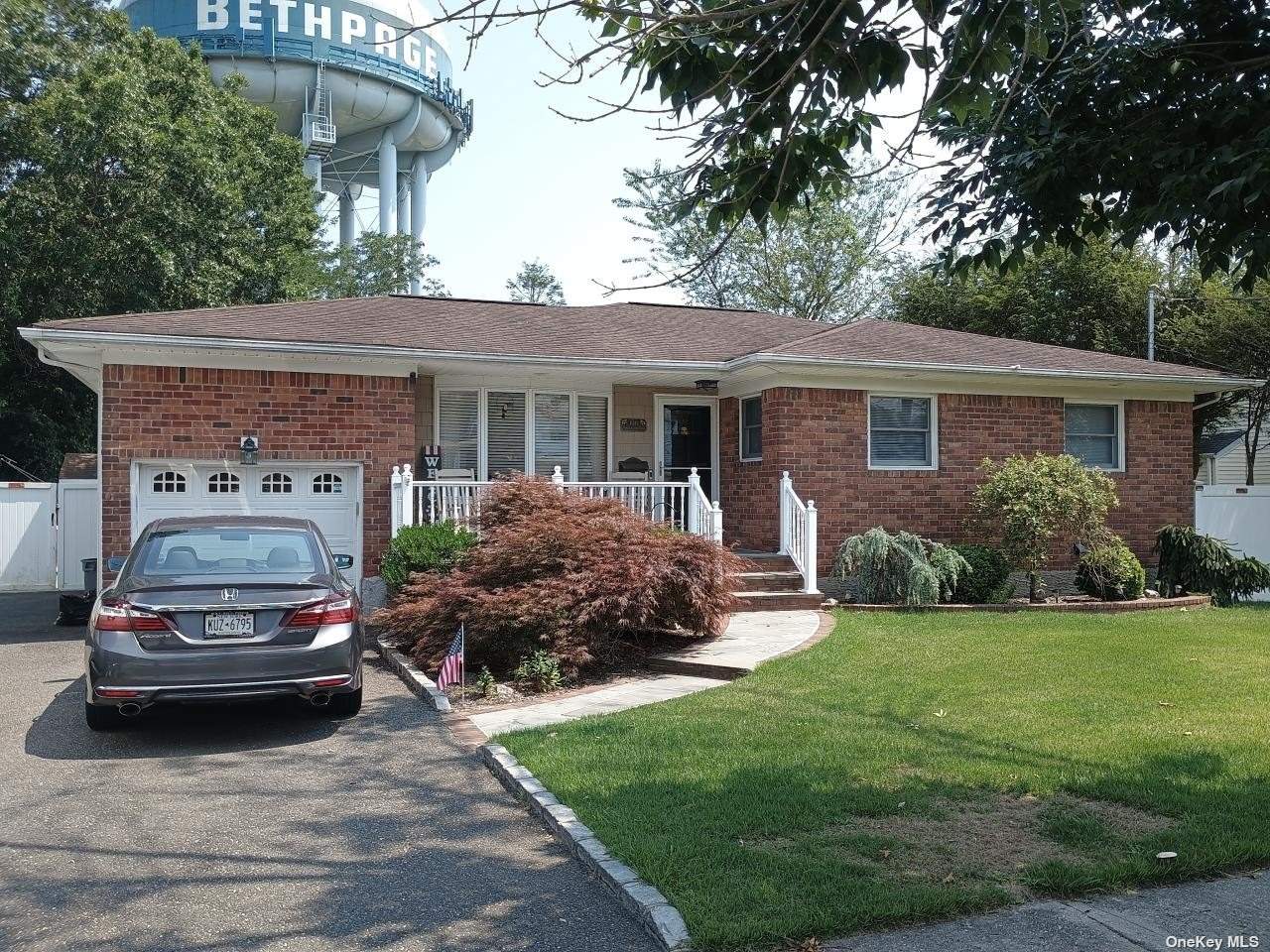 106 Spruce Avenue, Bethpage, New York image 50