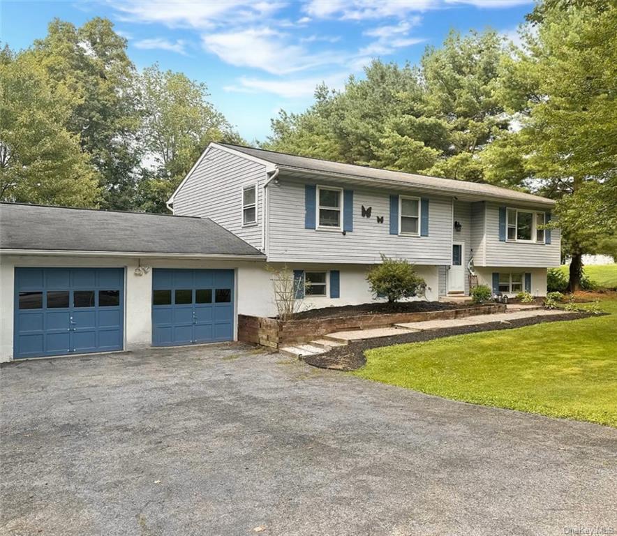 22 Foxwood Drive, Newburgh, New York image 1