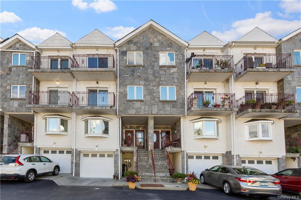 Property for Sale at 4 Marisa Court 4A, Bronx, New York - Bedrooms: 3 
Bathrooms: 4 
Rooms: 7  - $1,050,000