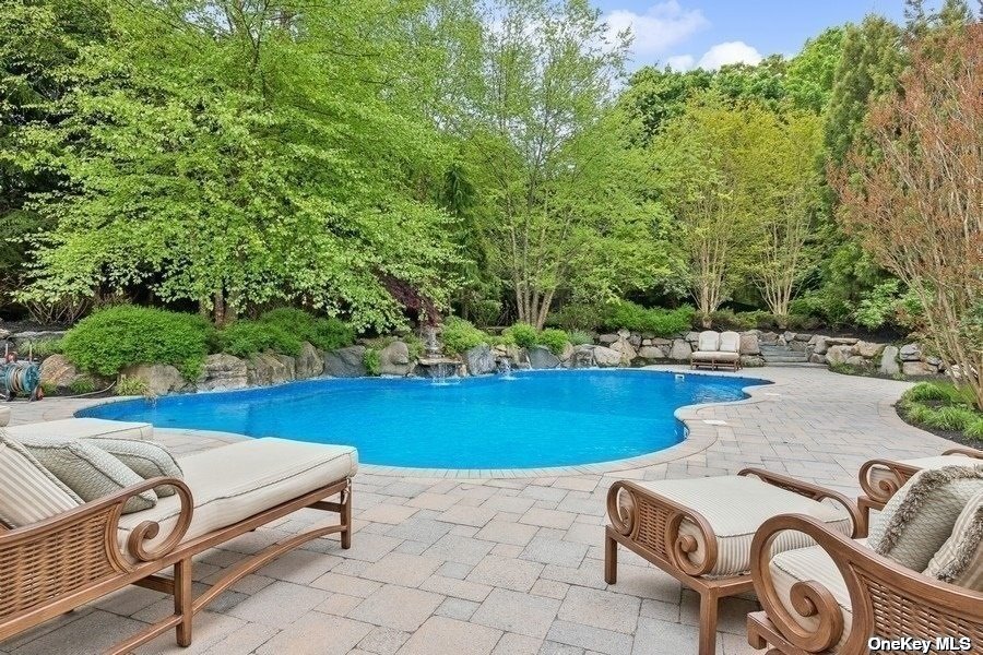 2 Nadia Court, Smithtown, New York image 31