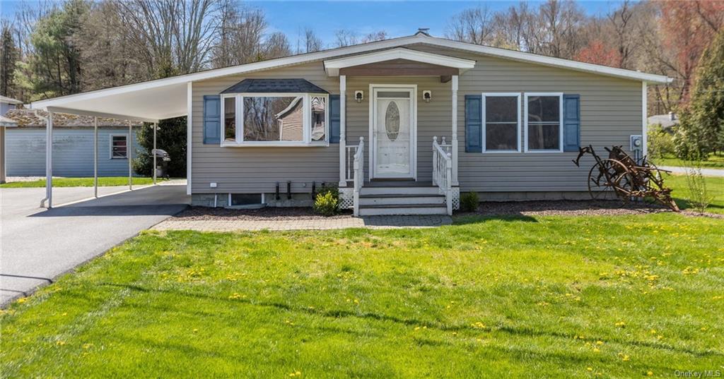 122 E Duncan Road, Dover Plains, New York - 2 Bedrooms  
1 Bathrooms  
4 Rooms - 