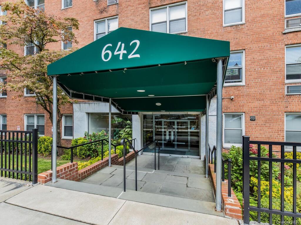 642 Locust Street #2D, Mount Vernon, New York image 1