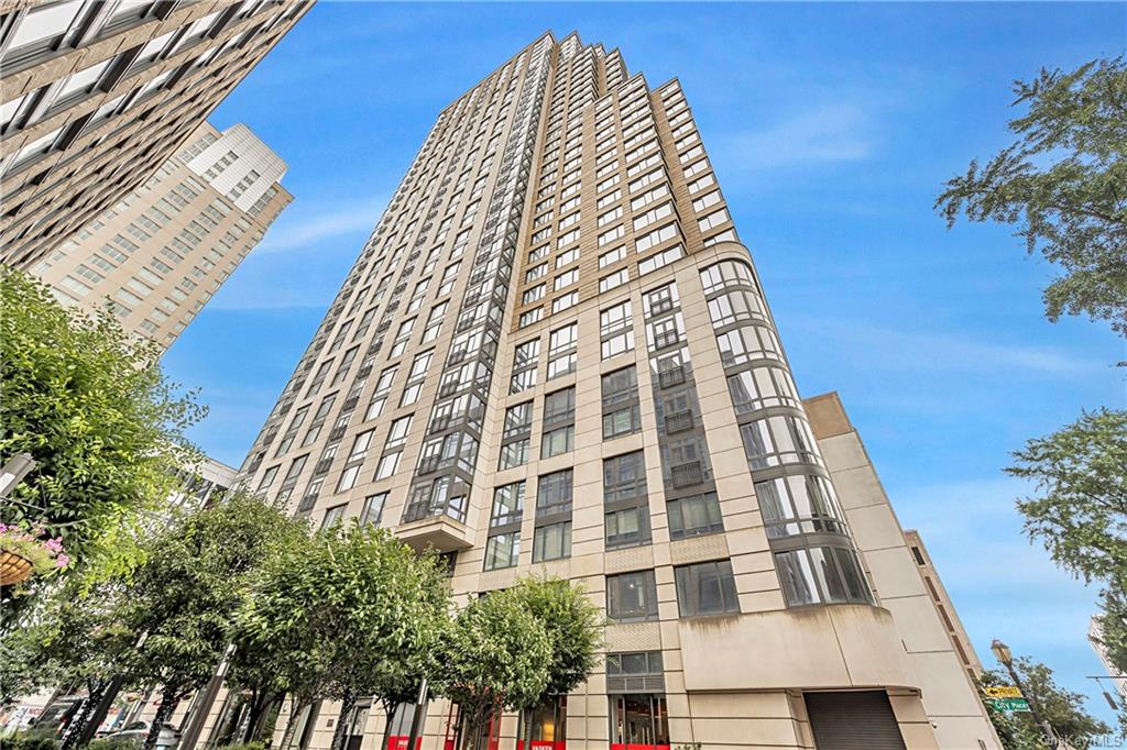 Rental Property at 10 City Place 30D, White Plains, New York - Bedrooms: 2 
Bathrooms: 3 
Rooms: 6  - $8,900 MO.