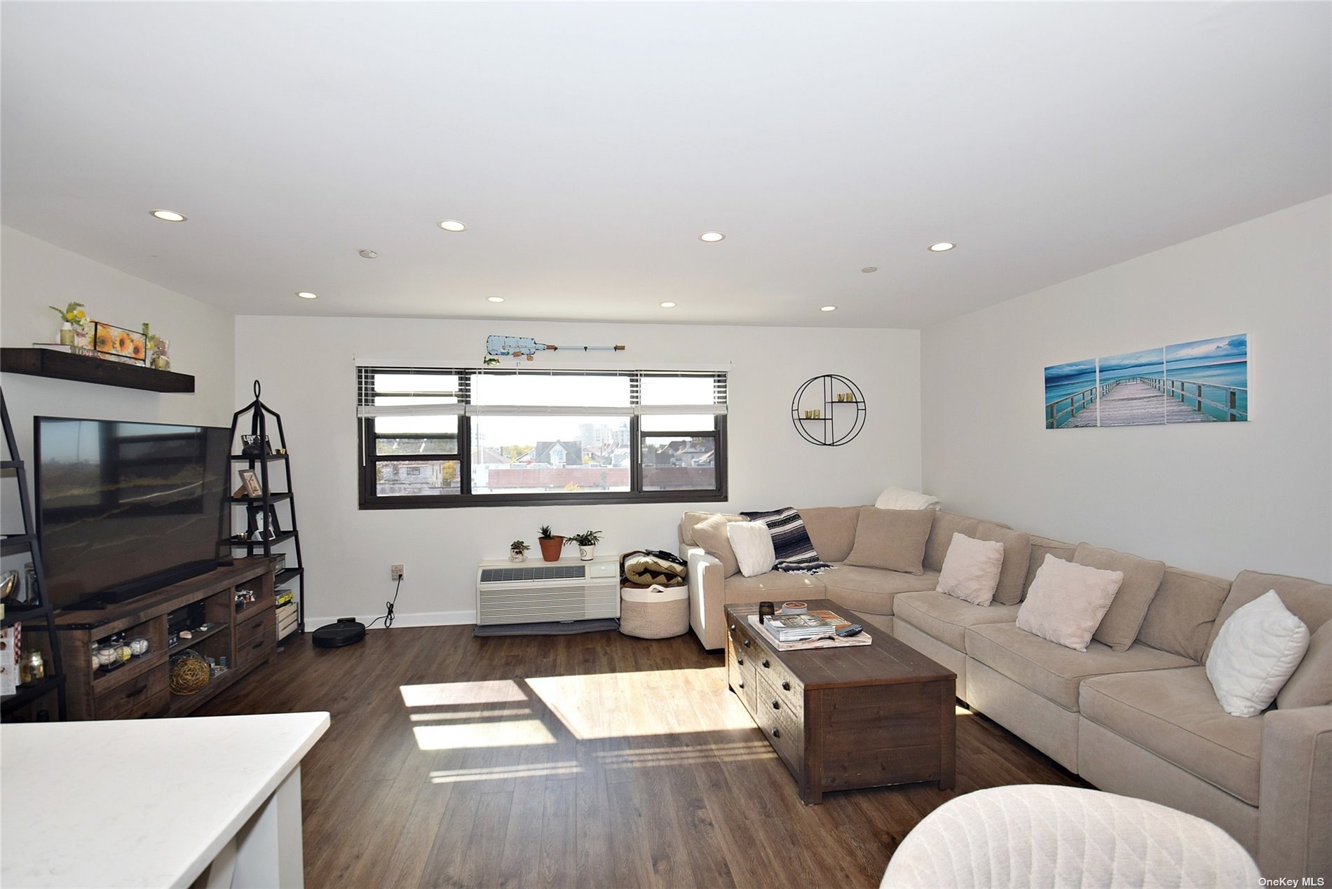 185 W Park Avenue #417, Long Beach, New York image 4