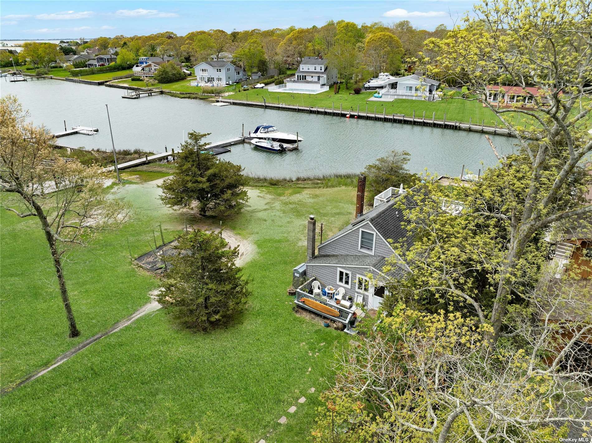 8 Gardiners Path, Hampton Bays, New York image 10