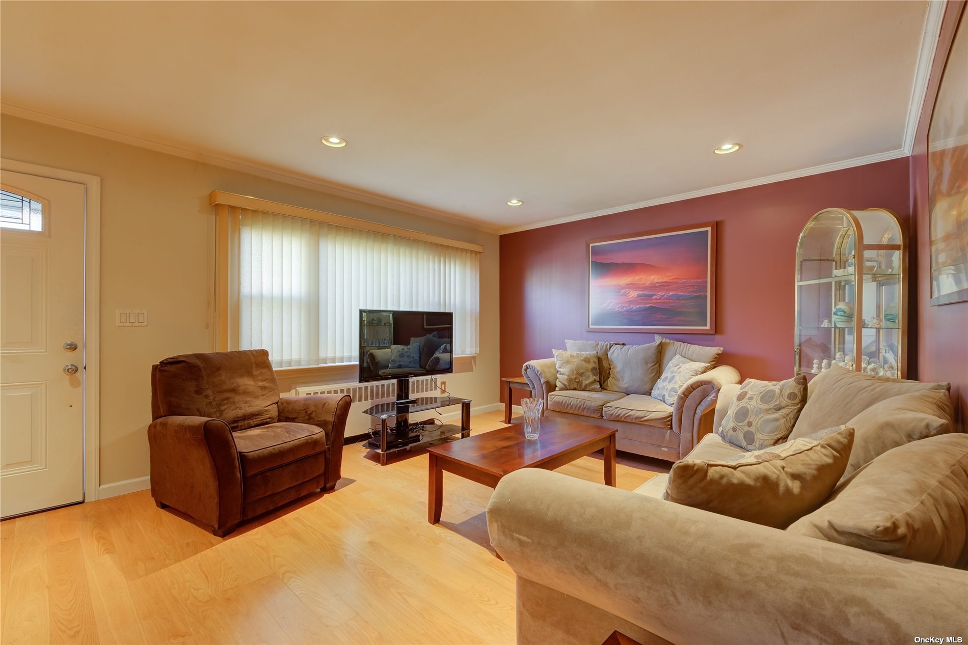 Photo 4 of 14 of 13 Dawes Avenue house