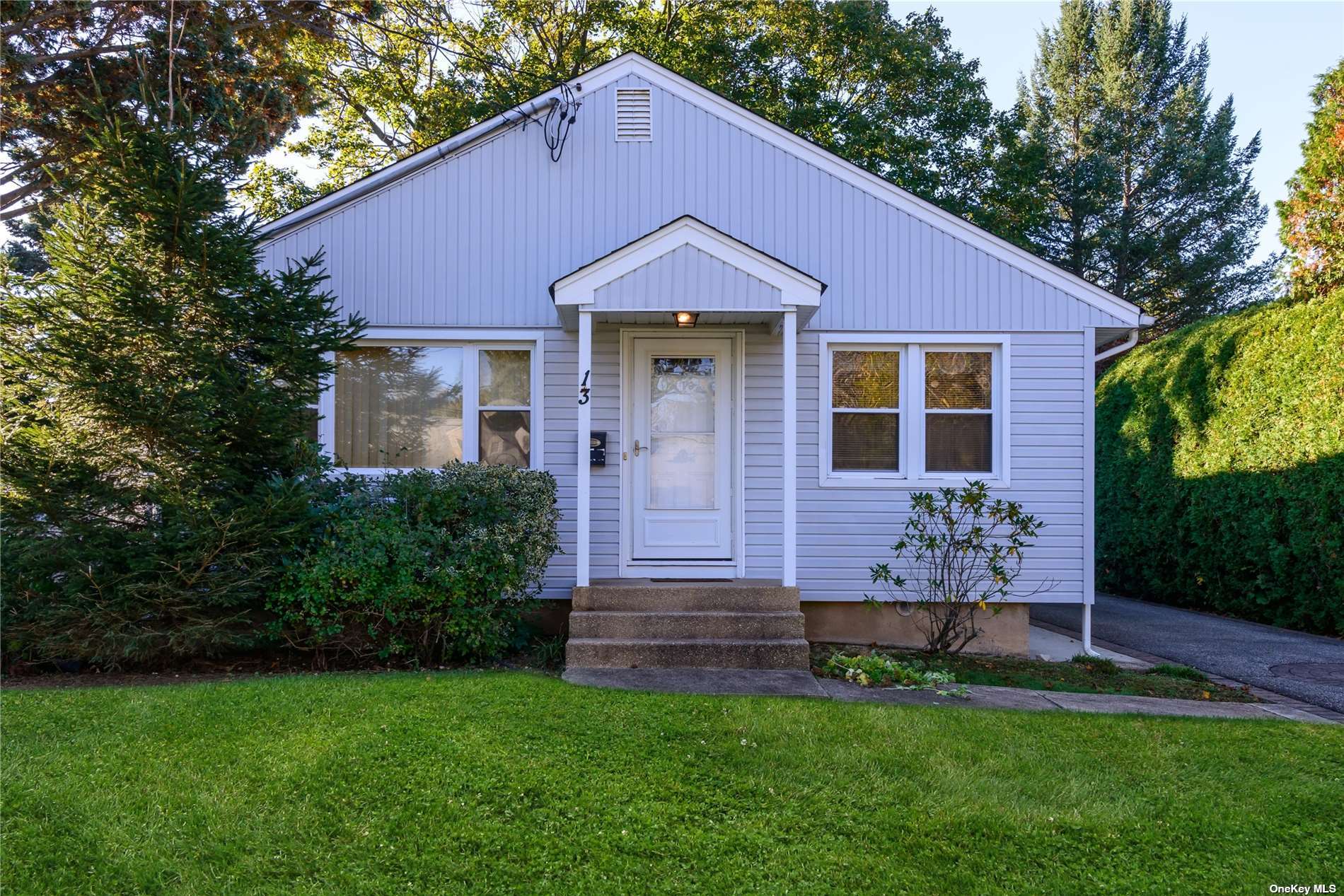 Photo 1 of 14 of 13 Dawes Avenue house