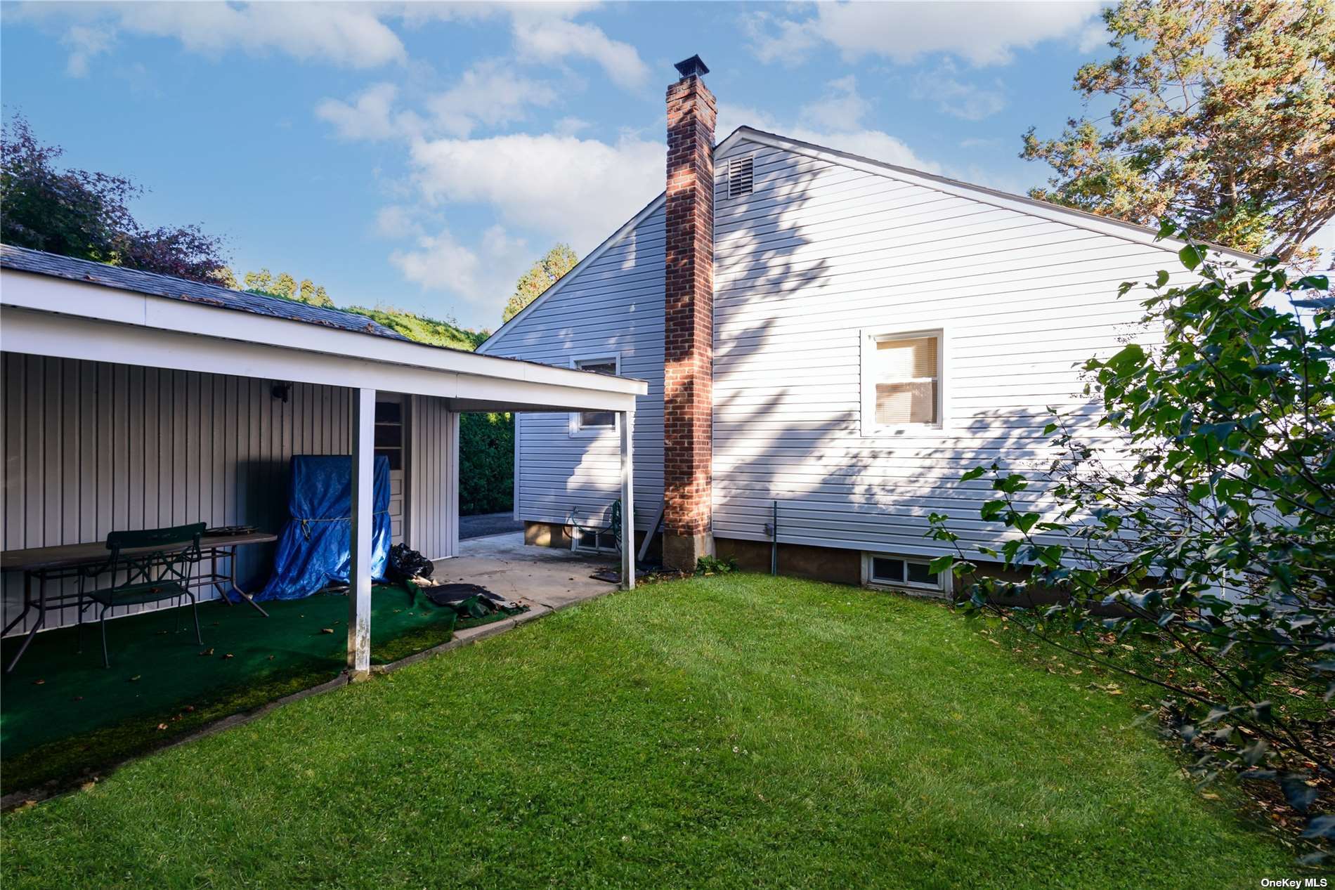 Photo 13 of 14 of 13 Dawes Avenue house