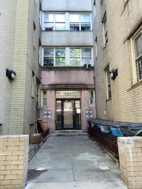2310 Creston Avenue, Bronx, New York - 42 Bedrooms - 