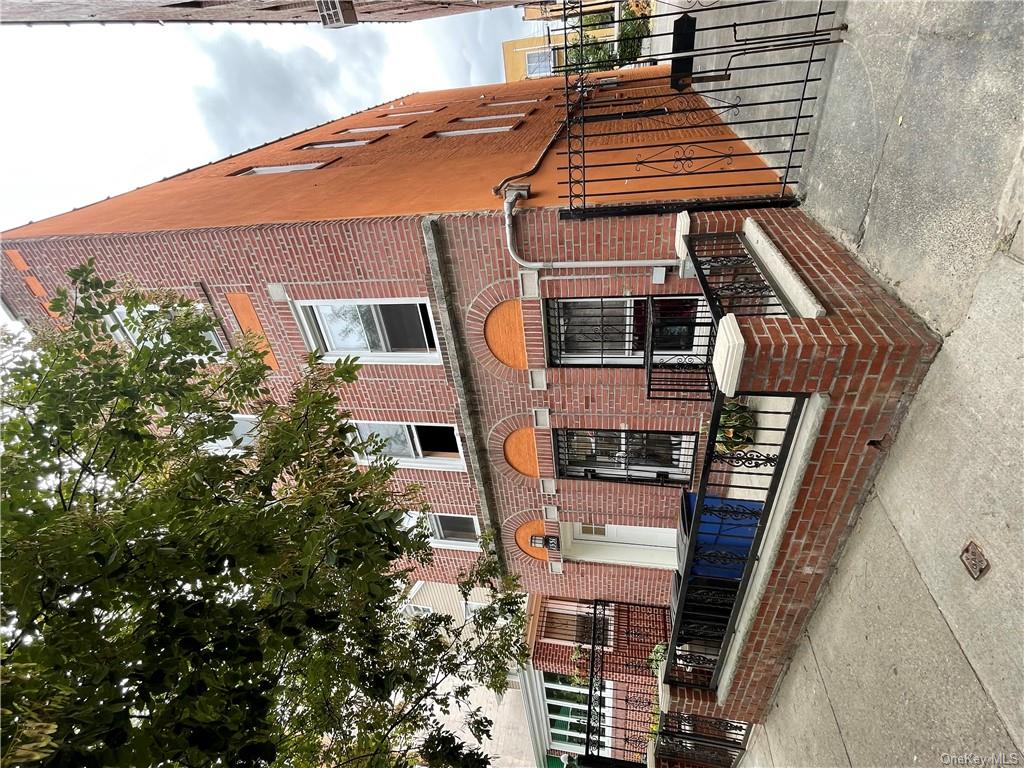 1331 Purdy Street 1, Bronx, New York - 4 Bedrooms  
1 Bathrooms  
6 Rooms - 