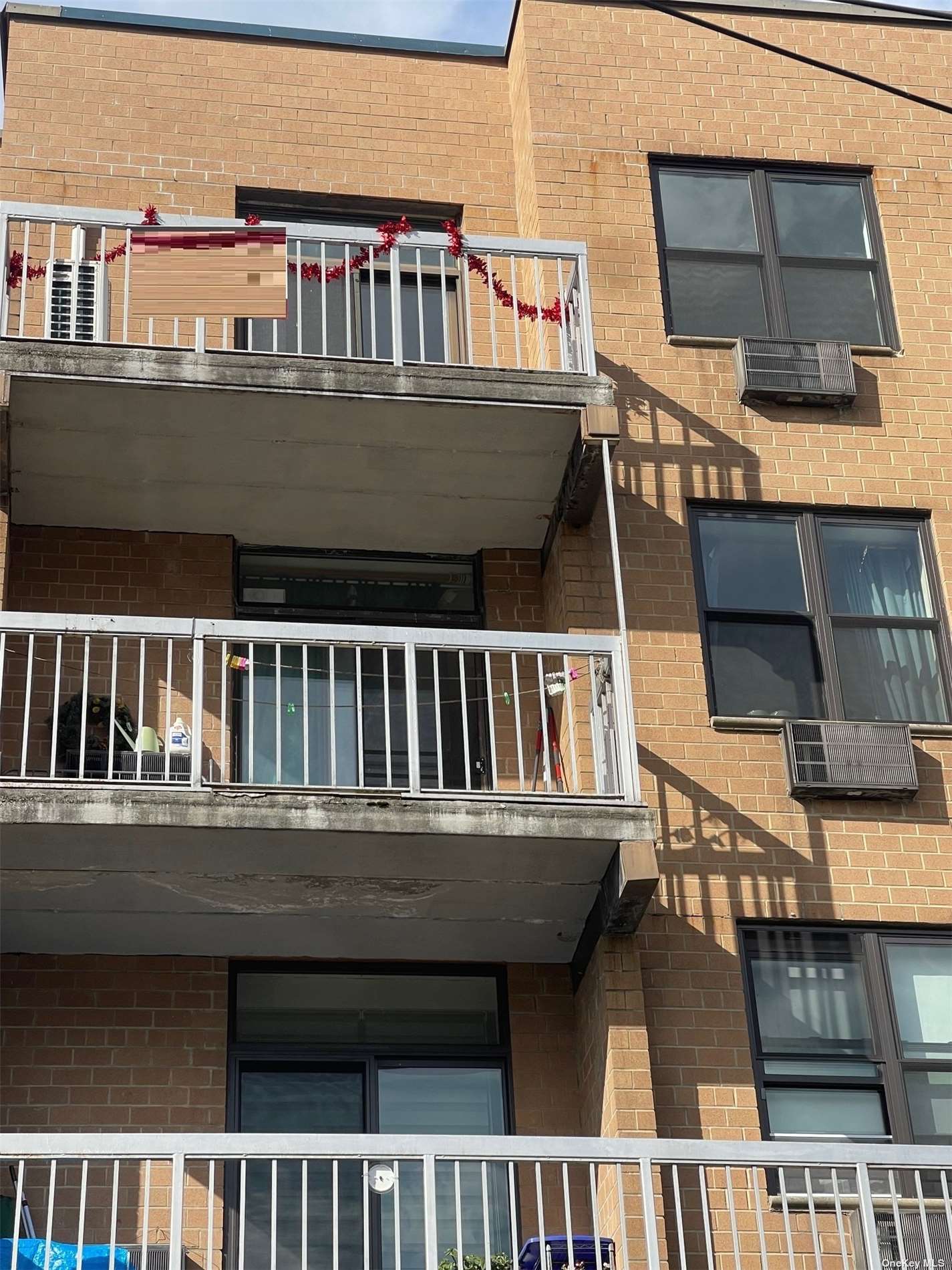Property for Sale at 37th Avenue 4B, Flushing, Queens, NY - Bedrooms: 2 
Bathrooms: 1 
Rooms: 4  - $658,000