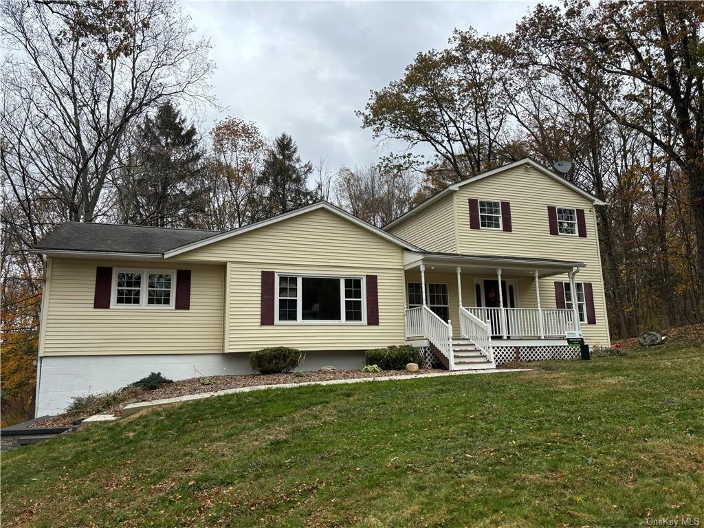 Property for Sale at 60 Luty Drive, Hyde Park, New York - Bedrooms: 3 
Bathrooms: 3 
Rooms: 11  - $499,000